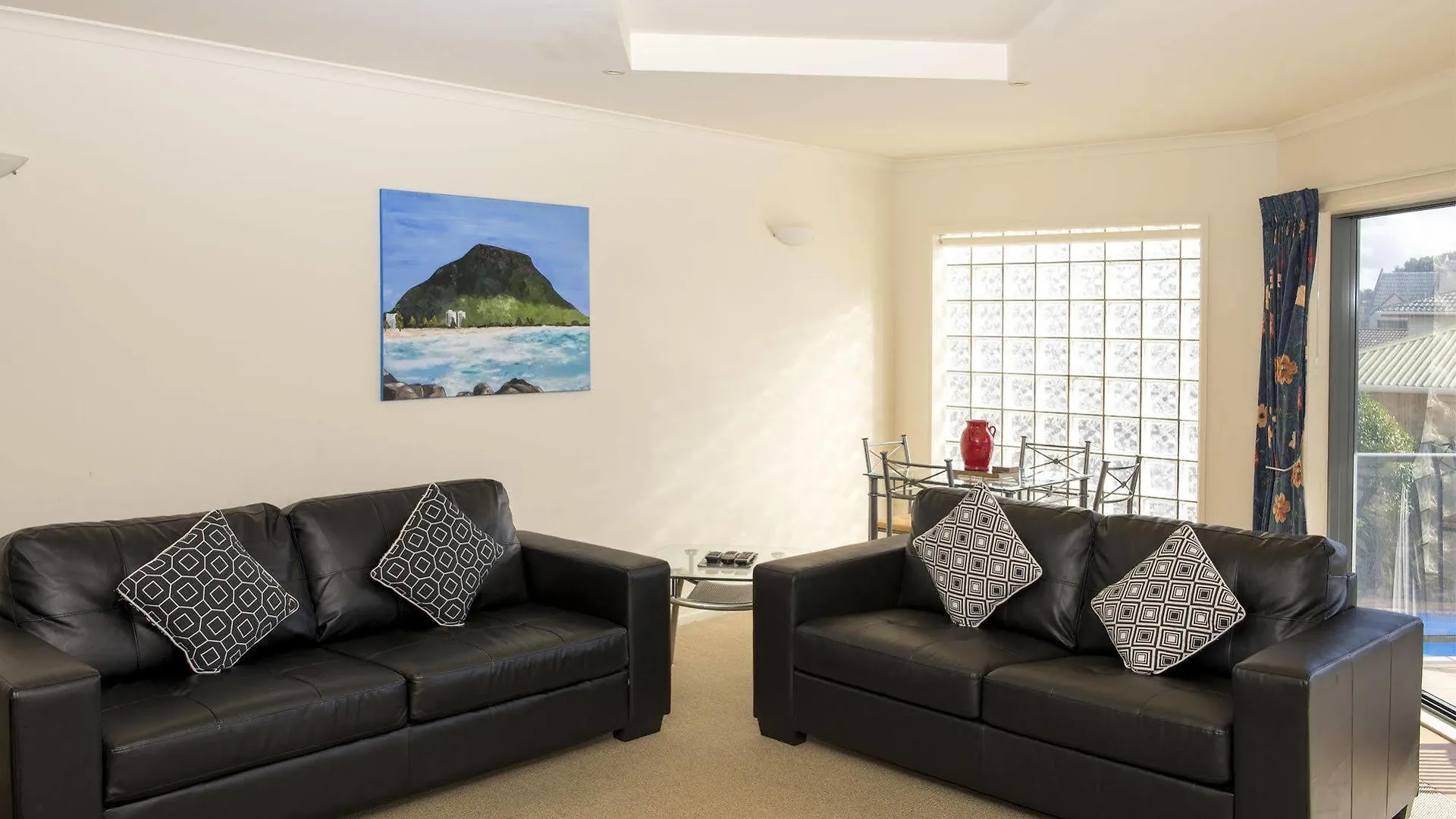 The Reef Beachfront Apartments Mount Maunganui Aparthotel